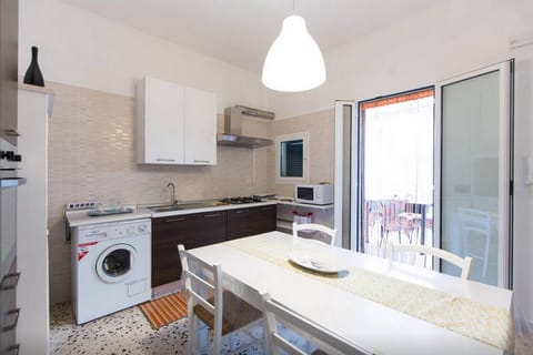 Premium Apartment, Non Smoking, City View | Private kitchen