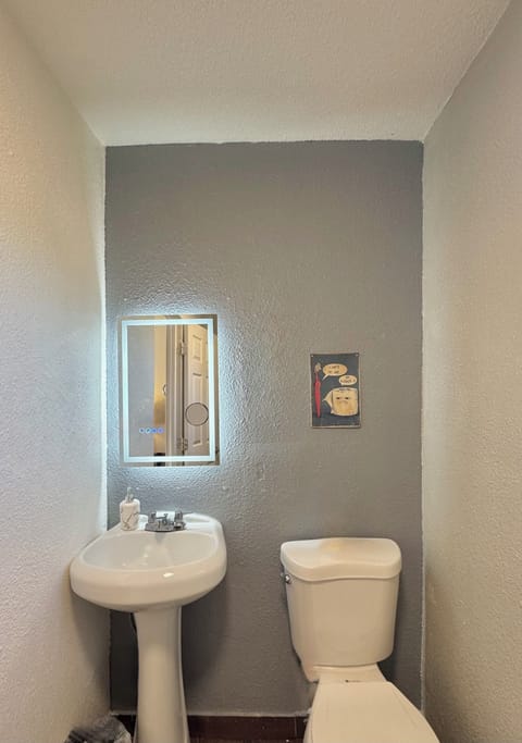 Standard Single Room, 1 Queen Bed, Refrigerator & Microwave | Bathroom | Free toiletries, hair dryer, towels, soap