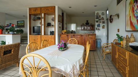 Comfort House, Pool View | Dining room