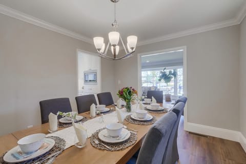 House, Multiple Beds, Pool Access, Pool View (Destination #44) | In-room dining