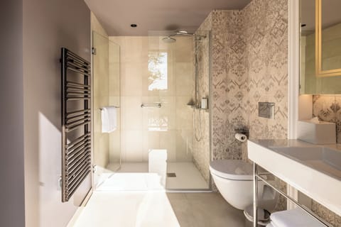 Rainfall showerhead, hair dryer, bathrobes, slippers