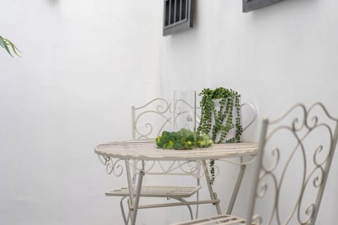 Apartment | Living area | Smart TV