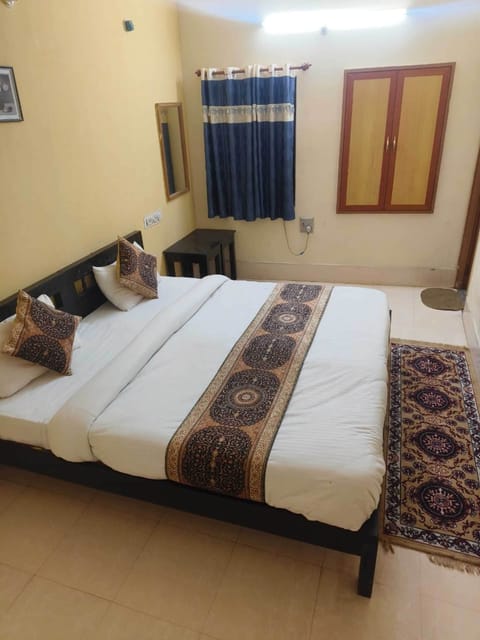 Luxury Room, Balcony | Desk, laptop workspace, free WiFi, bed sheets