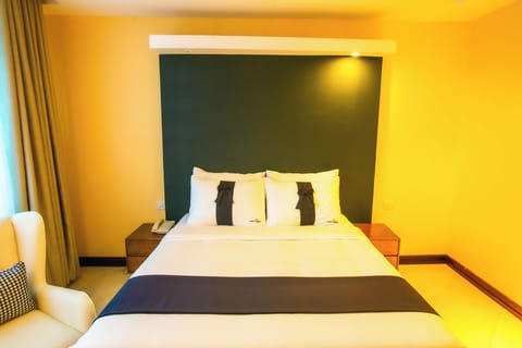 Deluxe Double Room | Egyptian cotton sheets, premium bedding, pillowtop beds, in-room safe