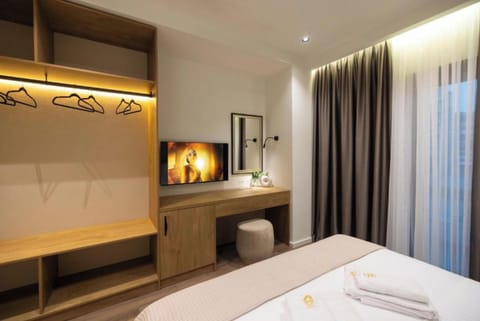 King Room with Balcony | Free WiFi