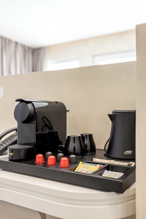 Suite, 2 Bedrooms, Sea View | Room amenity