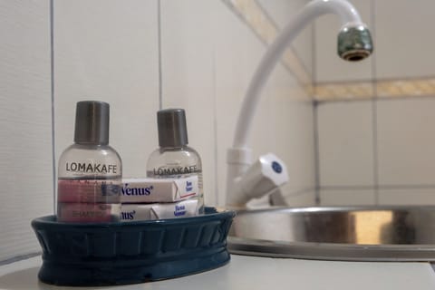 Luxury Suite, Sea View | Bathroom | Shower, towels, soap, shampoo