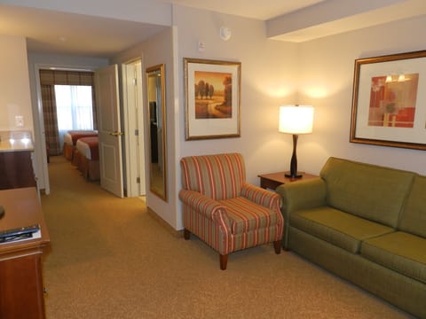 Suite, 1 Bedroom, Non Smoking | Premium bedding, down comforters, pillowtop beds, desk