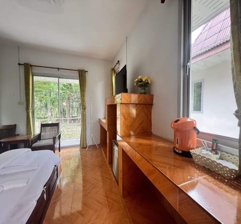 Deluxe Double Room | Desk, laptop workspace, free WiFi, bed sheets