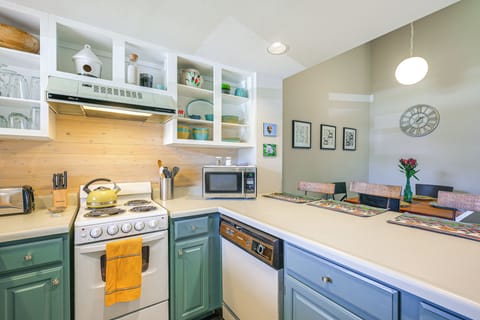 Apartment (0 Bedroom) | Interior