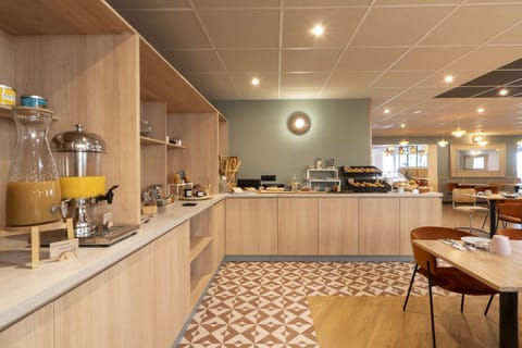 Daily buffet breakfast (EUR 14.5 per person)