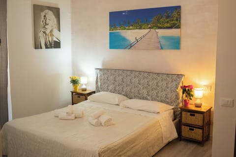 Classic Double or Twin Room | Premium bedding, minibar, desk, free WiFi