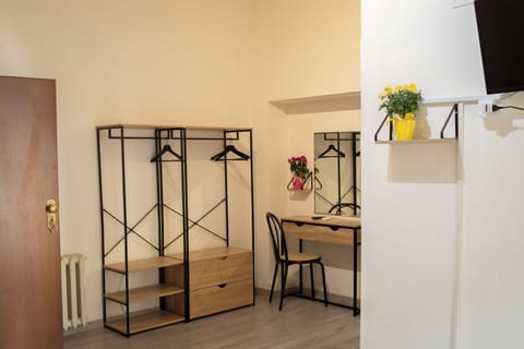 Classic Double or Twin Room | Desk, free WiFi, bed sheets