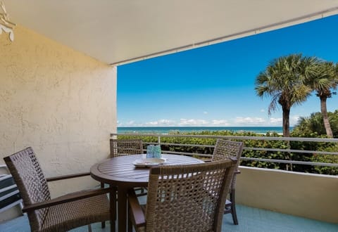 Condo, 2 Bedrooms | Outdoor dining