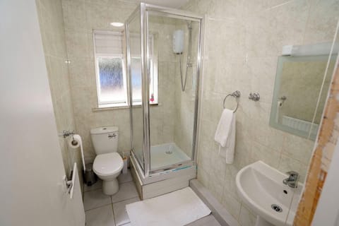 Standard Double Room | Bathroom | Shower, hair dryer, towels, soap