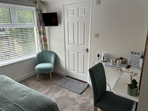 Classic Double Room, Ensuite, City View (4) | Free WiFi