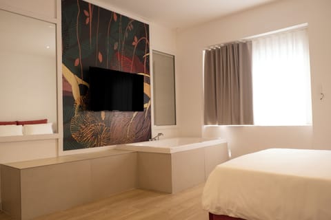 Luxury Double Room | In-room safe, desk, blackout drapes, soundproofing