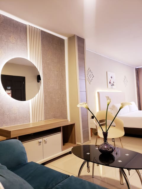 Deluxe Double Room | In-room safe, individually decorated, laptop workspace, free WiFi