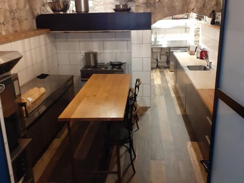 House | 2 bedrooms, individually furnished, bed sheets