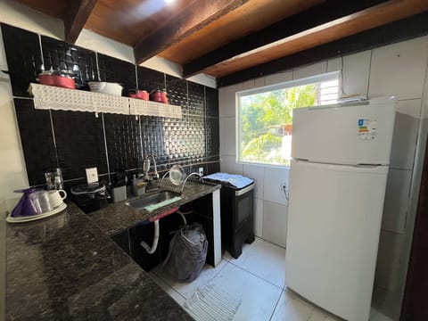 Family Apartment | Private kitchen | Fridge, cookware/dishes/utensils