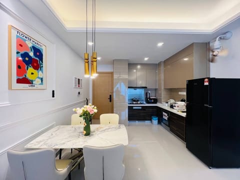 Romantic Apartment | Private kitchen | Fridge, microwave, electric kettle, rice cooker