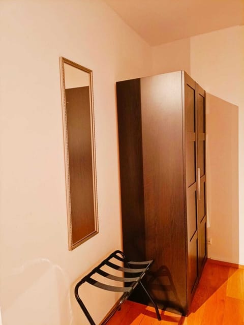 Double Room, Private Bathroom, City View (DZ groß) | Room amenity