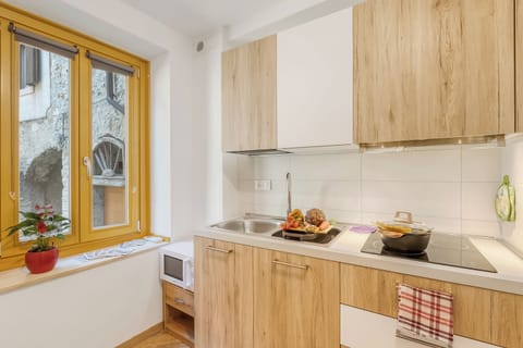 Family Apartment, 1 Bedroom (Villa Pastoedo Apartment Bianco) | Private kitchen | Fridge, microwave, oven, stovetop