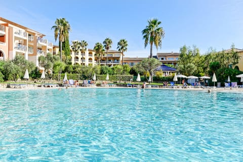 Seasonal outdoor pool, pool umbrellas, sun loungers