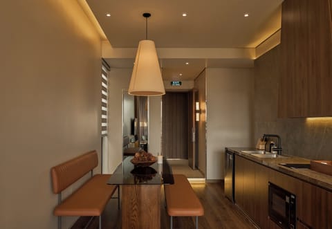 Luxury Apartment, City View | In-room dining