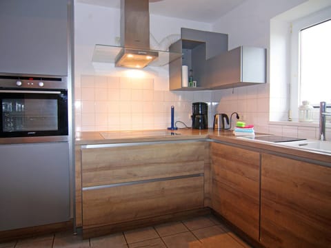 House | Private kitchen | Toaster, highchair