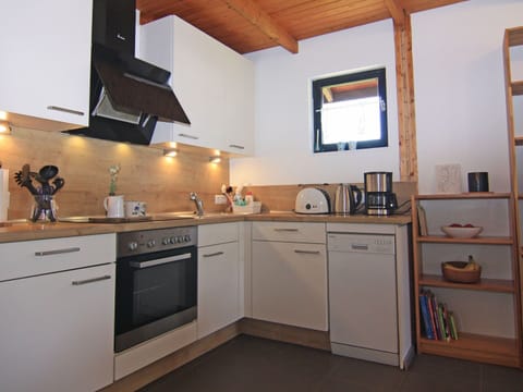 House | Private kitchen | Electric kettle, toaster, highchair