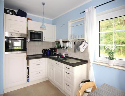 House | Private kitchen | Electric kettle, toaster, highchair