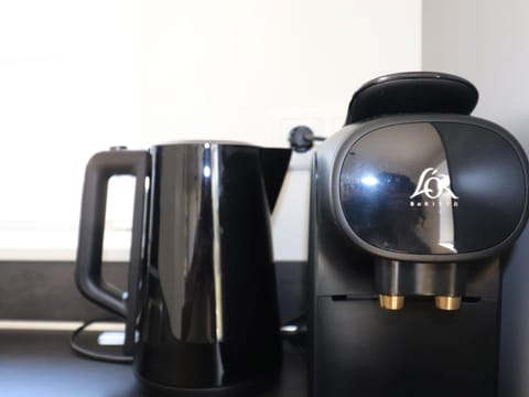 House | Private kitchen | Electric kettle, highchair