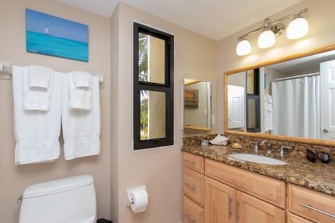 Condo, 2 Bedrooms | Bathroom | Towels