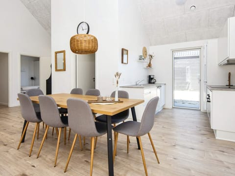 House | Dining
