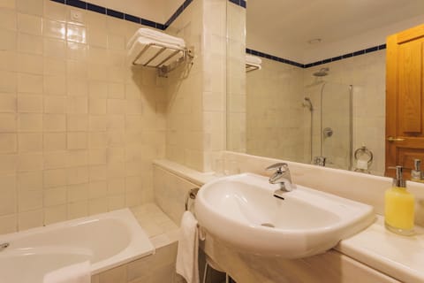 Classic Double or Twin Room | Bathroom | Combined shower/tub, hair dryer, towels, soap