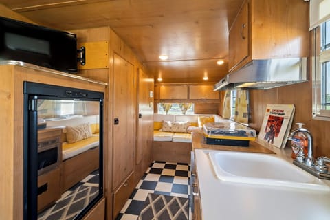 Miss Estella, Double Bed with Sofa bed, Pool Access | Hypo-allergenic bedding, blackout drapes, free WiFi, bed sheets