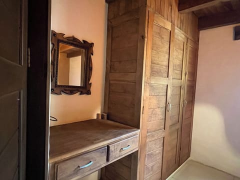 Family Cabin, Mountain View | 4 bedrooms, bed sheets