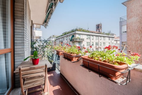 Comfort Double or Twin Room, 1 King Bed, Balcony, City View | Minibar, in-room safe, blackout drapes, soundproofing