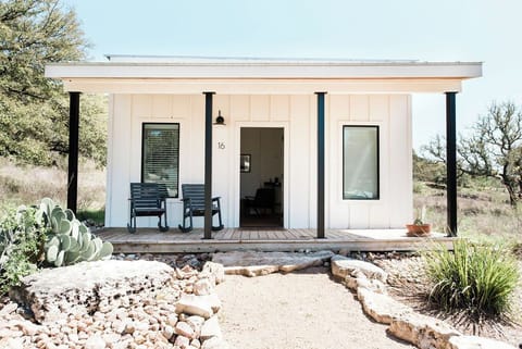 Cottage No.16 | In-room safe, individually decorated, individually furnished