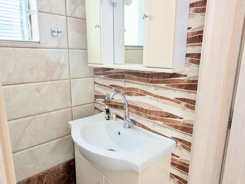 Apartment, 1 Bedroom | Bathroom