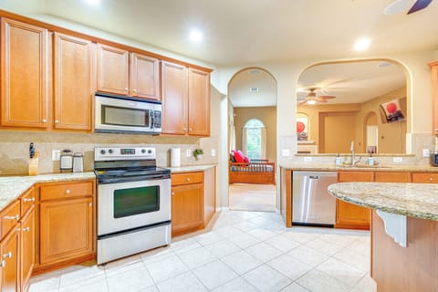 House (4 Bedrooms) | Interior