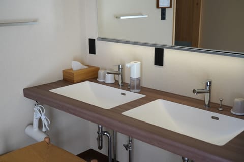 Basic Villa, Non Smoking | Bathroom | Separate tub and shower, free toiletries, hair dryer, slippers