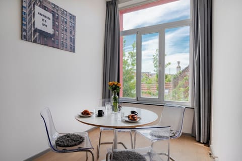 Apartment, 2 Bedrooms | In-room dining