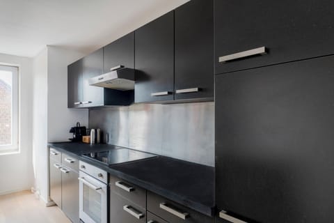 Apartment, 2 Bedrooms | Private kitchen