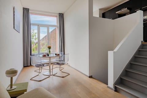 Apartment, 2 Bedrooms | In-room dining