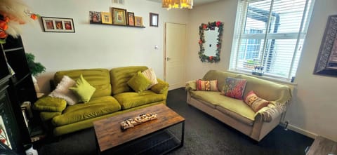 Apartment | Living area | TV