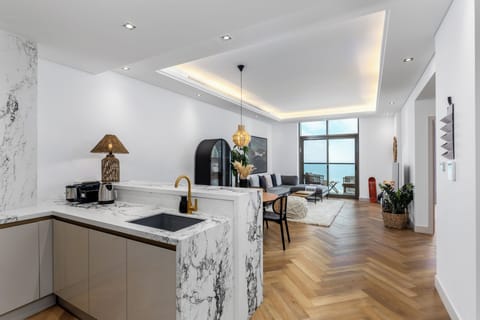 Classic Apartment, Balcony, Sea View | Private kitchen | Fridge, microwave, oven, stovetop