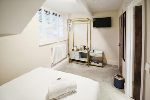 Economy Double Room | Iron/ironing board, free WiFi