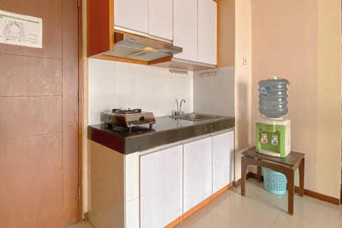 Apartment | Private kitchen | Fridge, stovetop, rice cooker